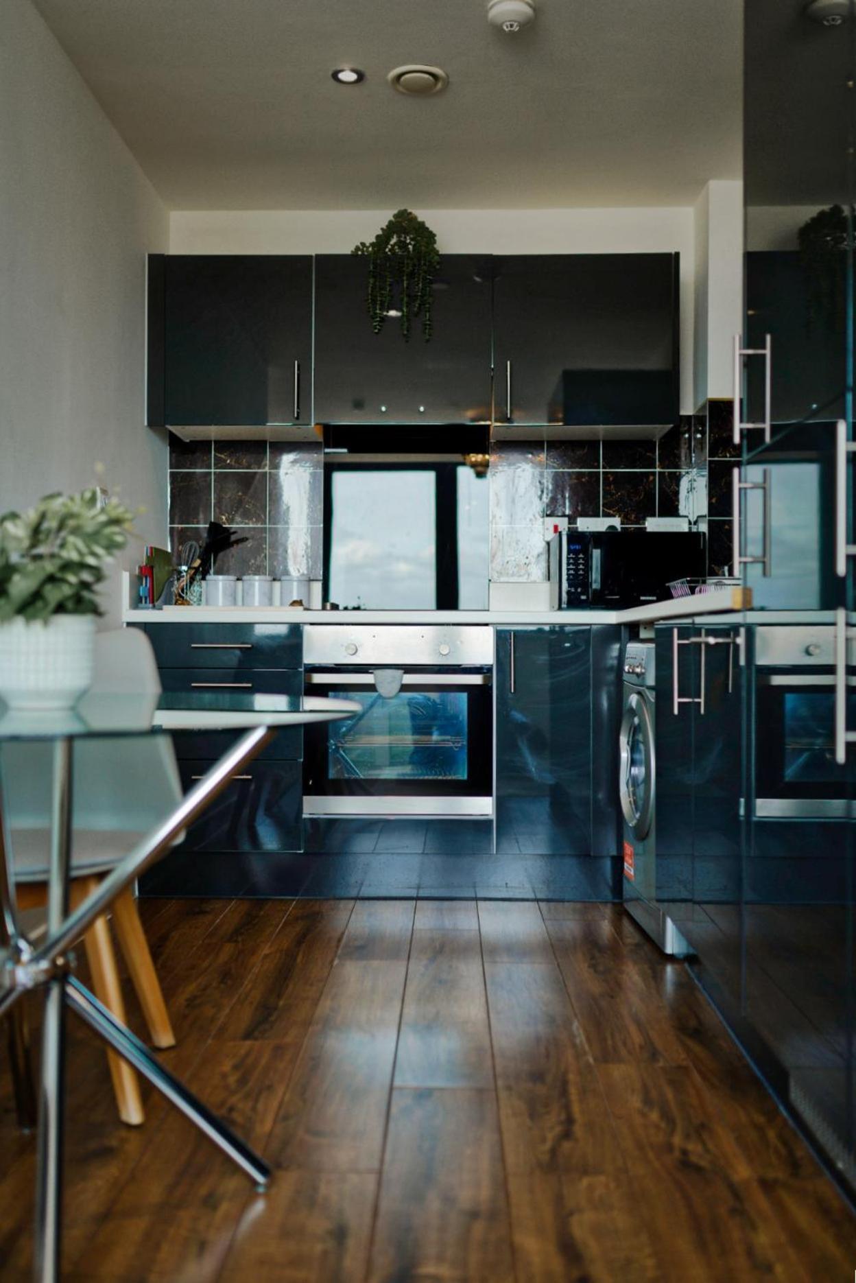 Sidemerseylivings - Central, Bright, And Convenient 2-Bedroom Apartment With Parking Liverpool Eksteriør billede