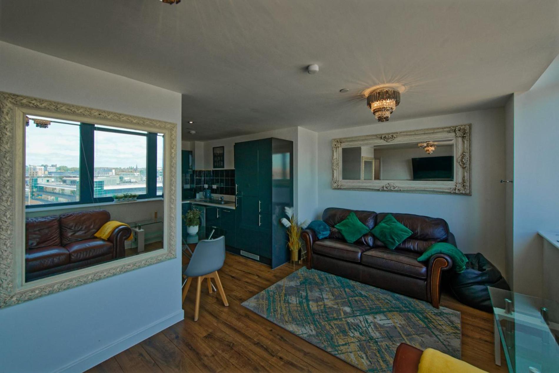 Sidemerseylivings - Central, Bright, And Convenient 2-Bedroom Apartment With Parking Liverpool Eksteriør billede