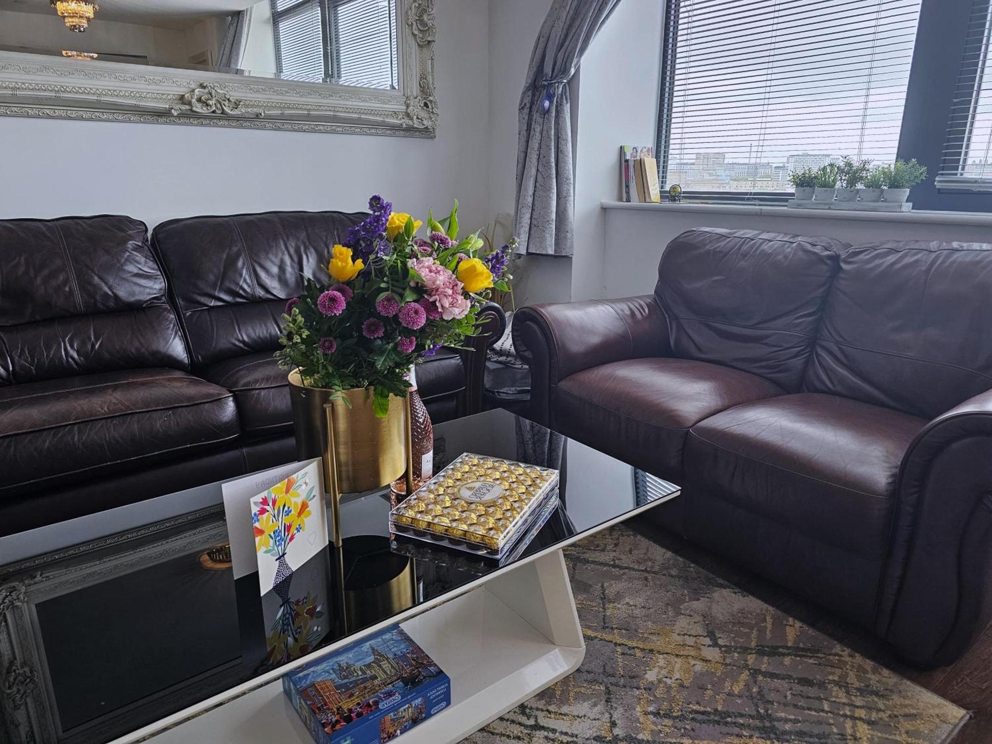 Sidemerseylivings - Central, Bright, And Convenient 2-Bedroom Apartment With Parking Liverpool Eksteriør billede